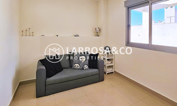Resale - Apartment - Torrevieja - Estacion de autobuses