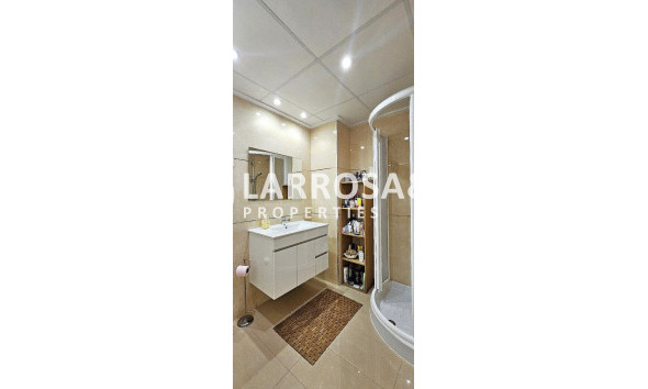 Resale - Apartment - Torrevieja - Estacion de autobuses