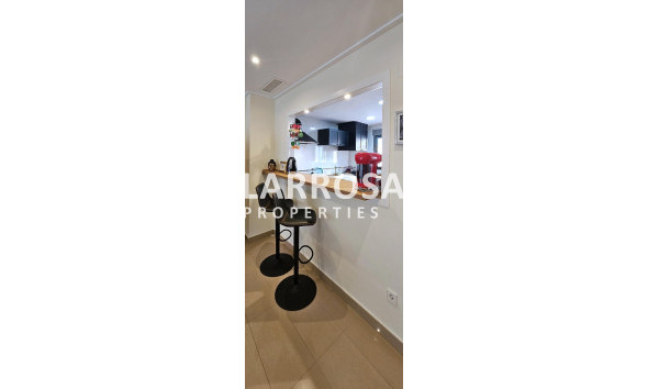 Resale - Apartment - Torrevieja - Estacion de autobuses