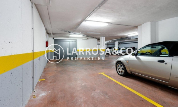 Resale - Apartment - Torrevieja - Estacion de autobuses