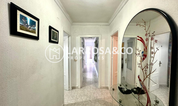 Resale - Apartment - Torrevieja - Centro