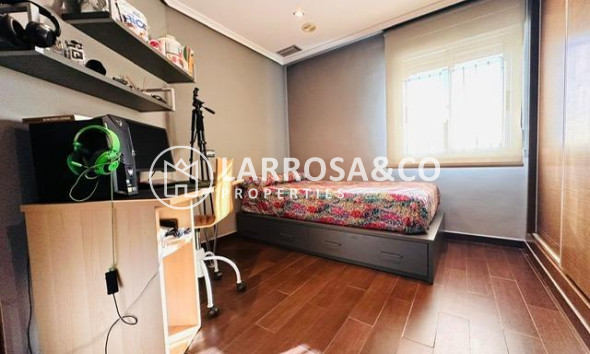 Вторичный рынок - Квартира - Торревьеха - Estacion de autobuses