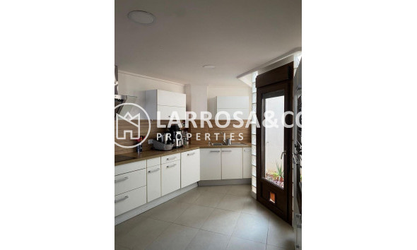 Herverkoop - Villa - Torrevieja - Centro - Muelle Pesquero