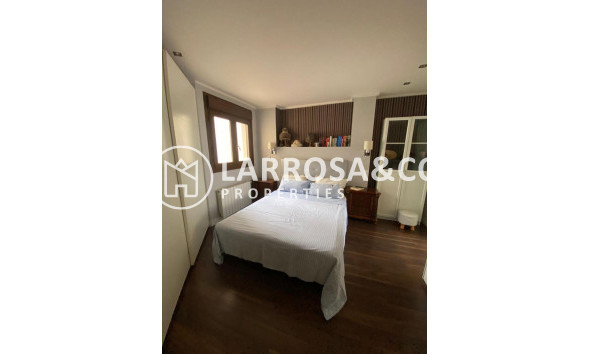 Herverkoop - Villa - Torrevieja - Centro - Muelle Pesquero