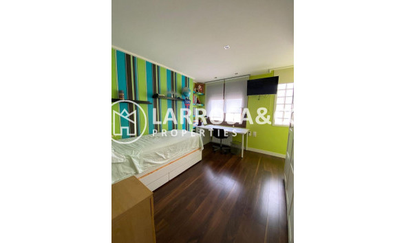 Herverkoop - Villa - Torrevieja - Centro - Muelle Pesquero