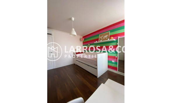 Herverkoop - Villa - Torrevieja - Centro - Muelle Pesquero