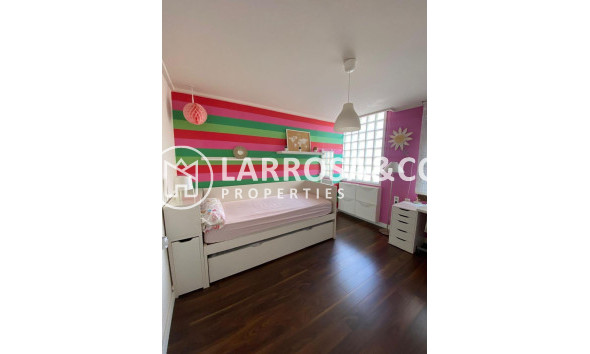 Herverkoop - Villa - Torrevieja - Centro - Muelle Pesquero