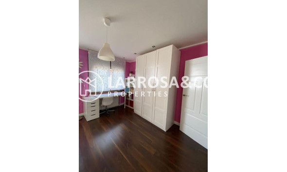 Herverkoop - Villa - Torrevieja - Centro - Muelle Pesquero