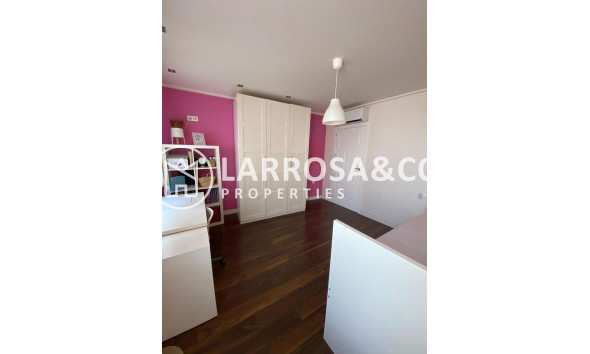 Herverkoop - Villa - Torrevieja - Centro - Muelle Pesquero