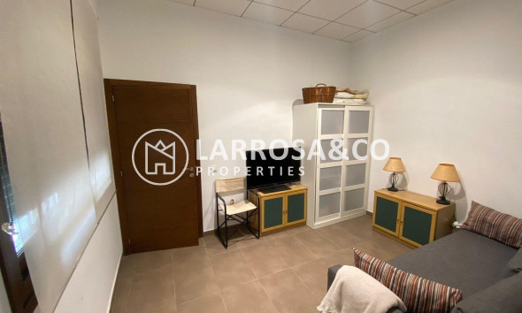 Herverkoop - Villa - Torrevieja - Centro - Muelle Pesquero