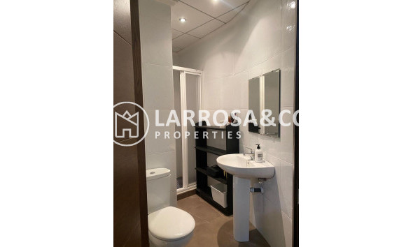 Herverkoop - Villa - Torrevieja - Centro - Muelle Pesquero