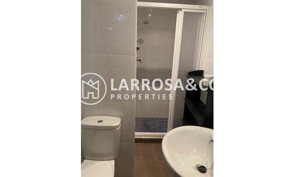 Herverkoop - Villa - Torrevieja - Centro - Muelle Pesquero