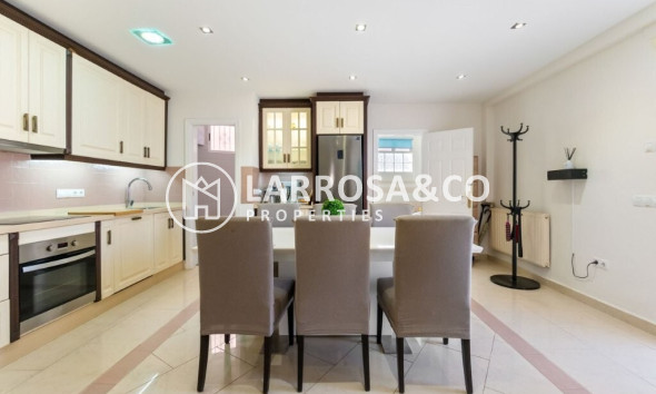 Вторичный рынок - Таунхаус - Торревьеха - Los Frutales/ La Rosaleda