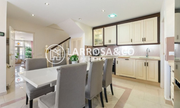 Вторичный рынок - Таунхаус - Торревьеха - Los Frutales/ La Rosaleda