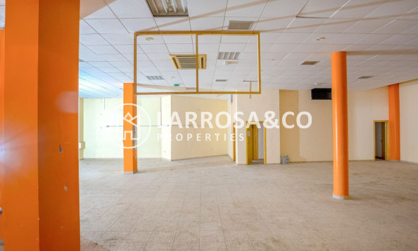 A Vendre - Commercial space - Torrevieja - Costa Blanca