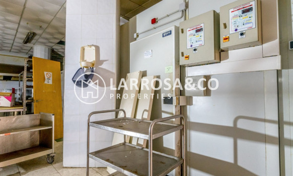 A Vendre - Commercial space - Torrevieja - Costa Blanca