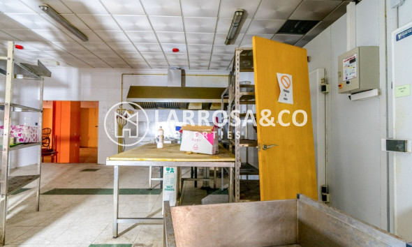 A Vendre - Commercial space - Torrevieja - Costa Blanca