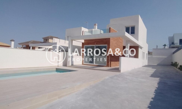Resale - Villa Penthouse - Torrevieja - Aguas Nuevas