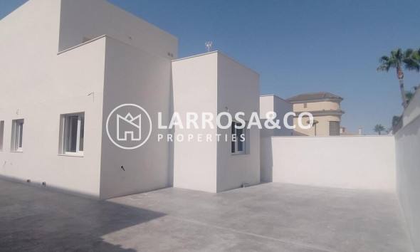 Resale - Villa Penthouse - Torrevieja - Aguas Nuevas