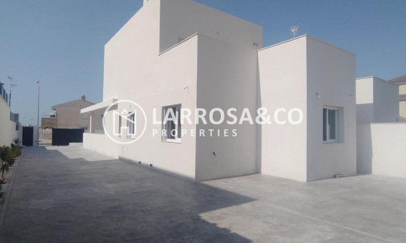 Resale - Villa Penthouse - Torrevieja - Aguas Nuevas