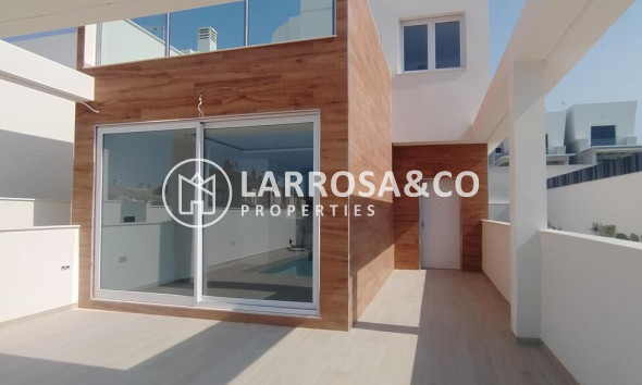 Resale - Villa Penthouse - Torrevieja - Aguas Nuevas