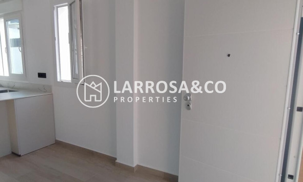 Resale - Villa Penthouse - Torrevieja - Aguas Nuevas