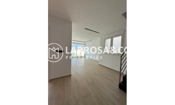 Resale - Villa Penthouse - Torrevieja - Aguas Nuevas