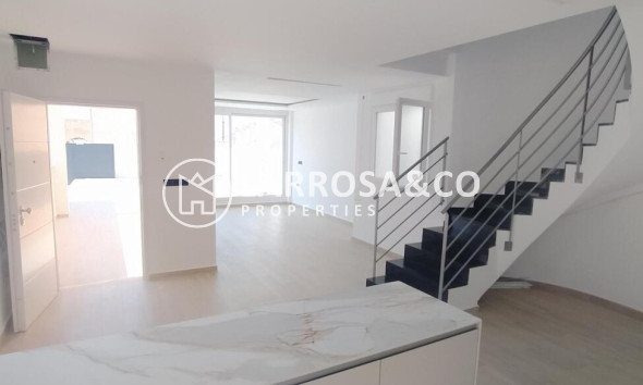 Resale - Villa Penthouse - Torrevieja - Aguas Nuevas