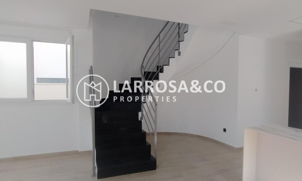 Resale - Villa Penthouse - Torrevieja - Aguas Nuevas