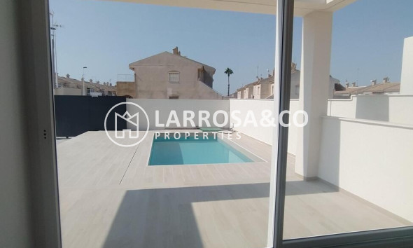 Resale - Villa Penthouse - Torrevieja - Aguas Nuevas
