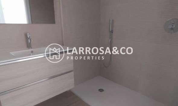 Resale - Villa Penthouse - Torrevieja - Aguas Nuevas