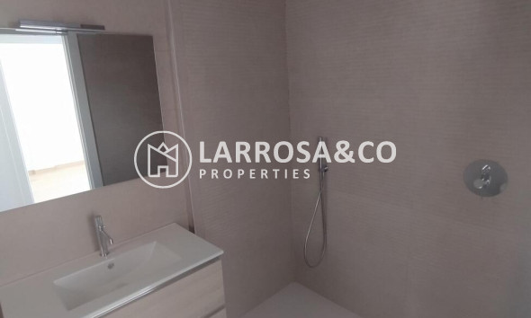 Resale - Villa Penthouse - Torrevieja - Aguas Nuevas