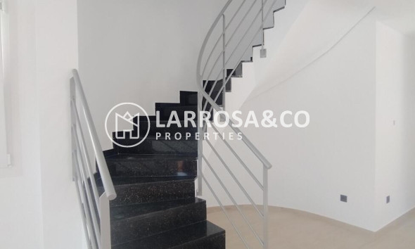 Resale - Villa Penthouse - Torrevieja - Aguas Nuevas