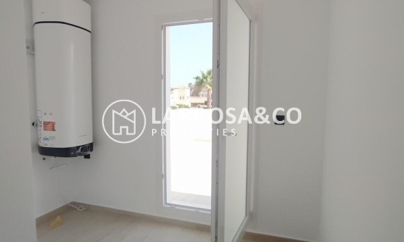 Resale - Villa Penthouse - Torrevieja - Aguas Nuevas