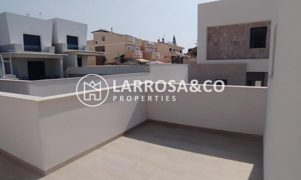 Resale - Villa Penthouse - Torrevieja - Aguas Nuevas