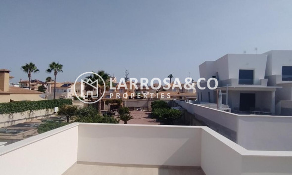 Resale - Villa Penthouse - Torrevieja - Aguas Nuevas