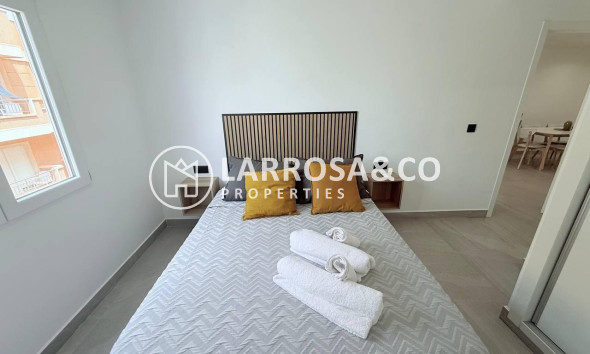 Resale - Apartment - Torrevieja - La Mata