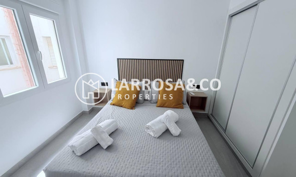 Resale - Apartment - Torrevieja - La Mata