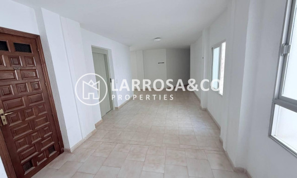 Resale - Apartment - Torrevieja - La Mata