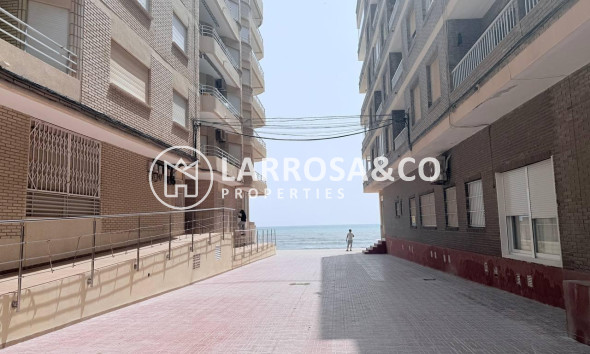 Resale - Apartment - Torrevieja - La Mata