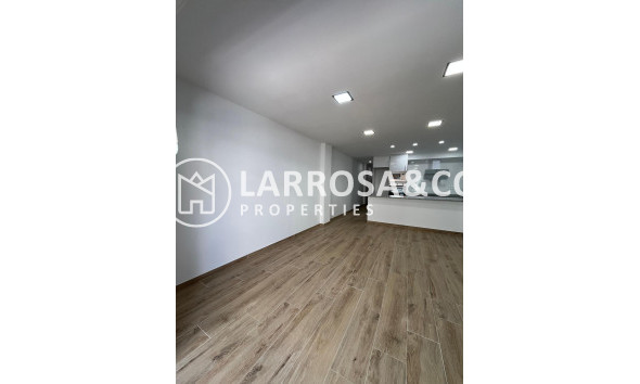 Resale - Apartment - Torrevieja - La Mata
