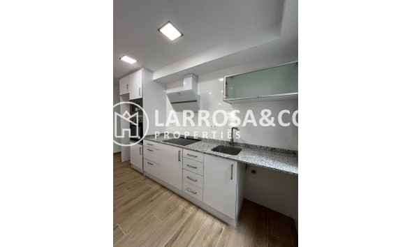 Resale - Apartment - Torrevieja - La Mata