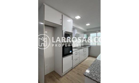 Resale - Apartment - Torrevieja - La Mata