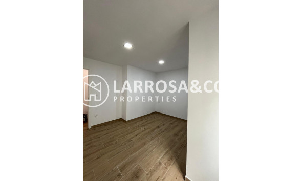 Resale - Apartment - Torrevieja - La Mata