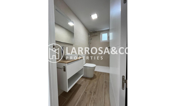 Resale - Apartment - Torrevieja - La Mata