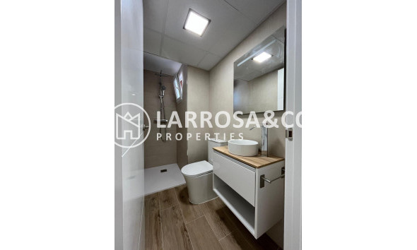 Resale - Apartment - Torrevieja - La Mata