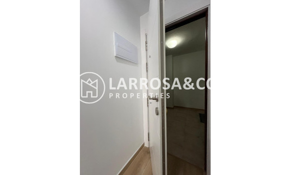 Resale - Apartment - Torrevieja - La Mata