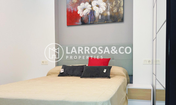 Resale - Apartment - Torrevieja - Playa del cura