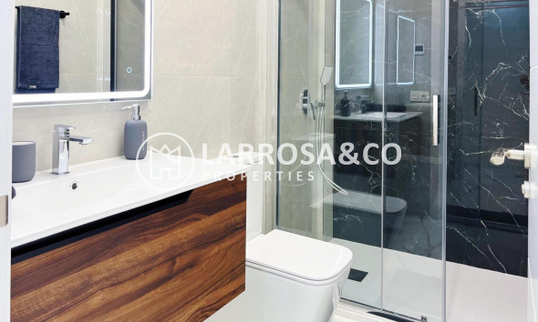 Resale - Apartment - Torrevieja - Playa del cura