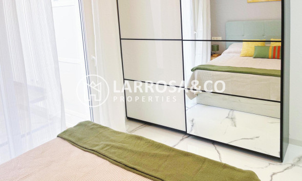 Resale - Apartment - Torrevieja - Playa del cura